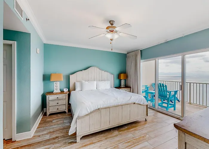 Crystal Shores West Ph1403