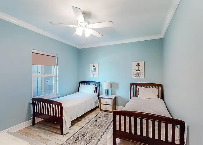 Apartment Crystal Shores West Ph1403 *