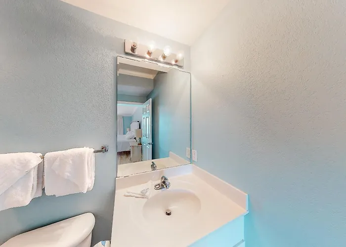 Crystal Shores West Ph1403 Apartment *