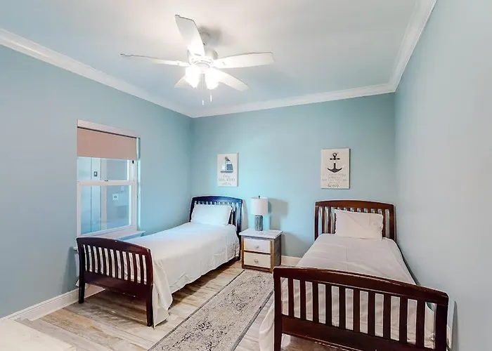Holiday home Crystal Shores West Ph1403