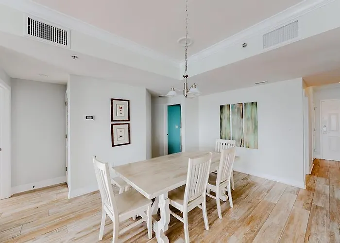Crystal Shores West Ph1403 *